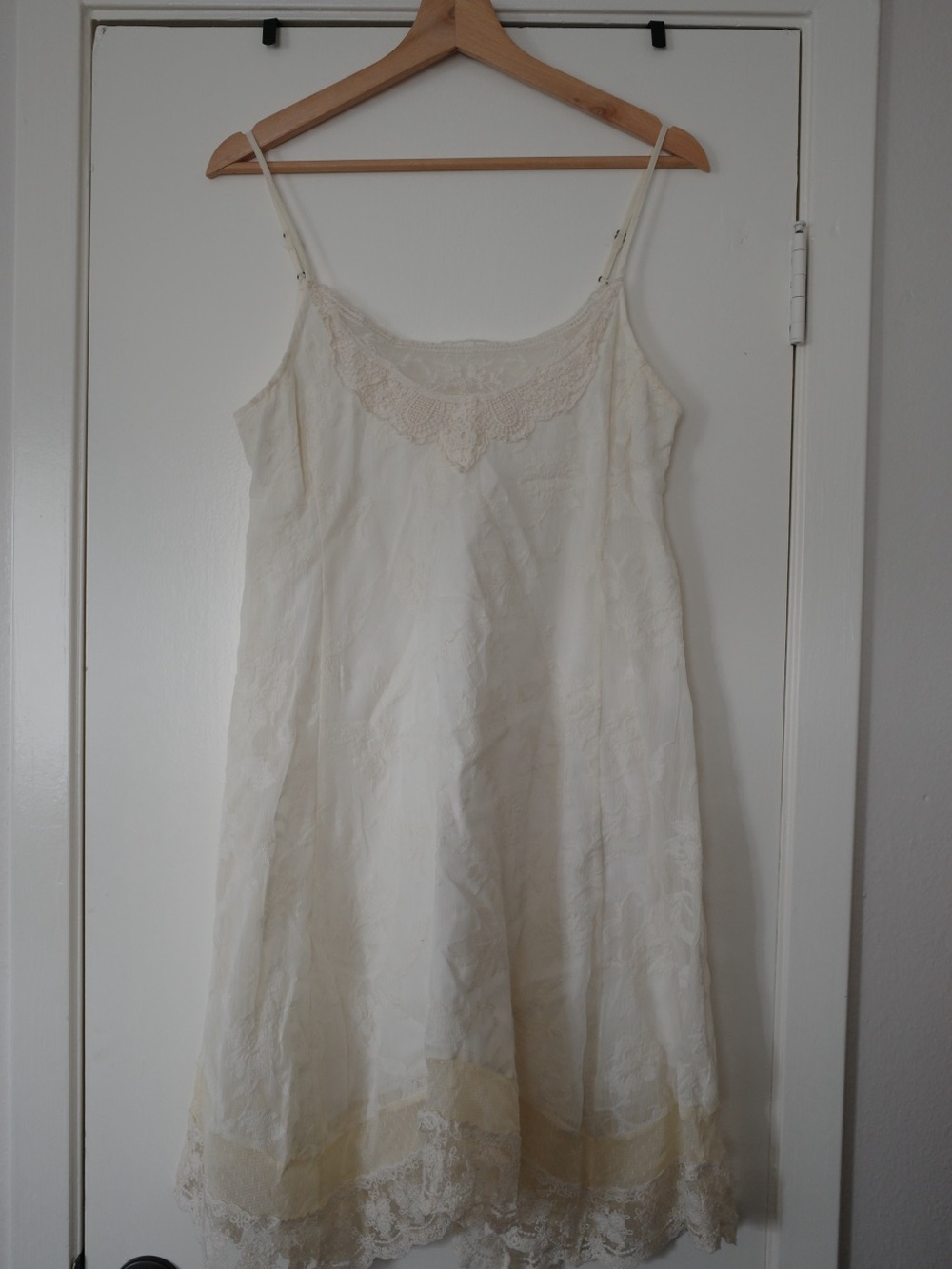 Source Unknown Cream Lace-Trim Slip Dress